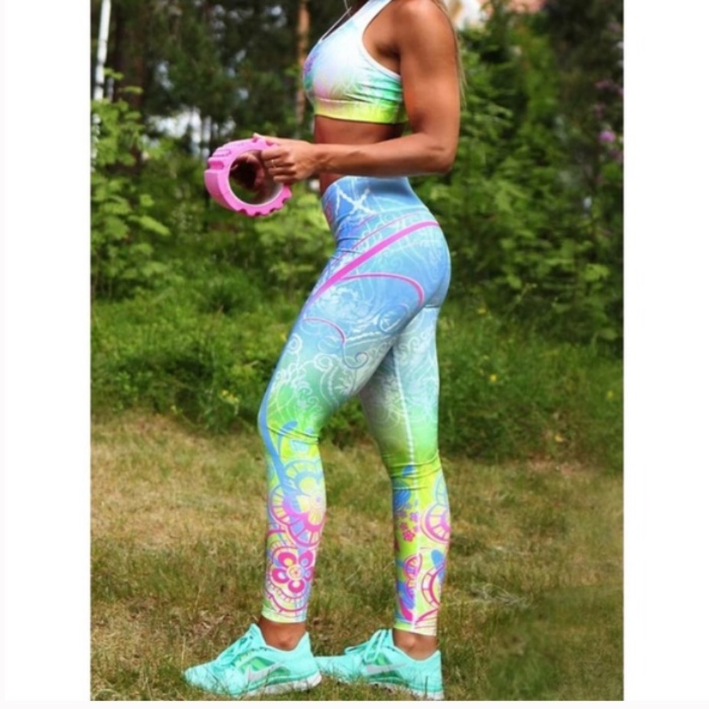 MOVING SALE! NAME YOUR PRICE! Gavelo Leggings